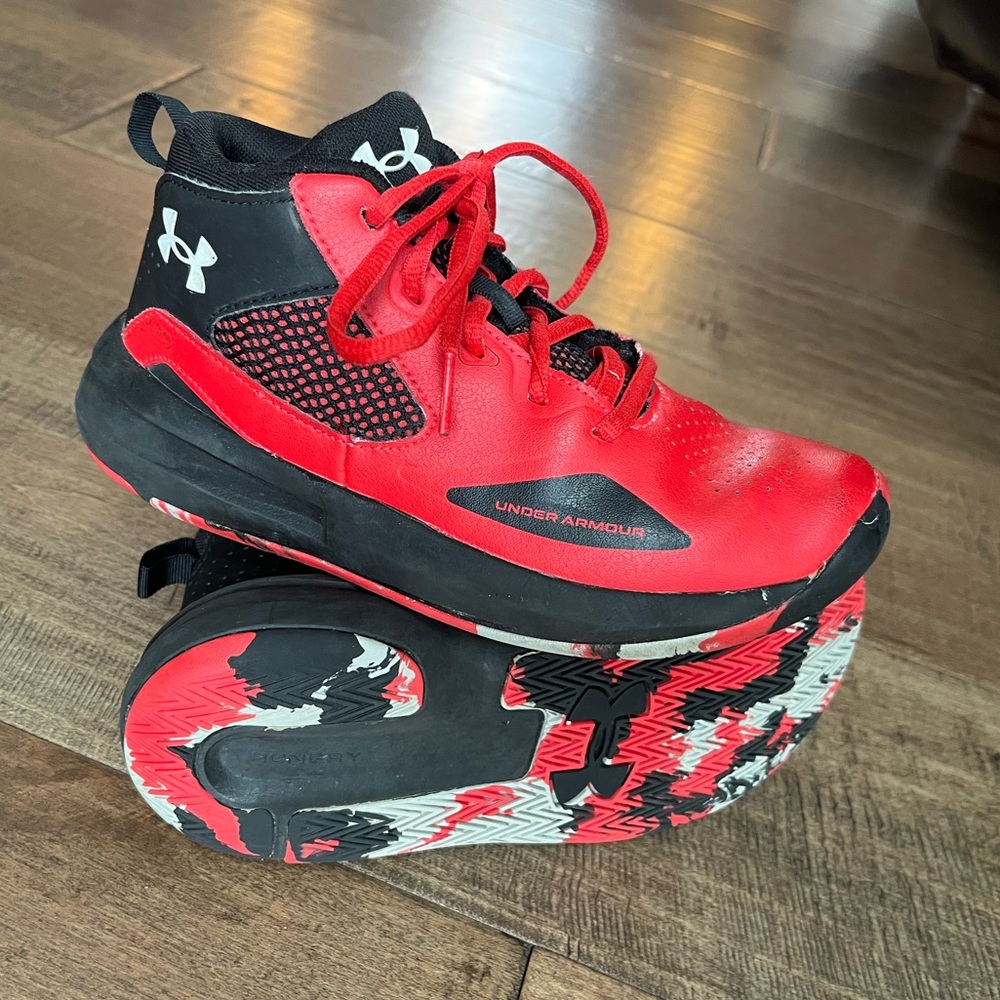 Under Armour 2Y Kids Sneakers